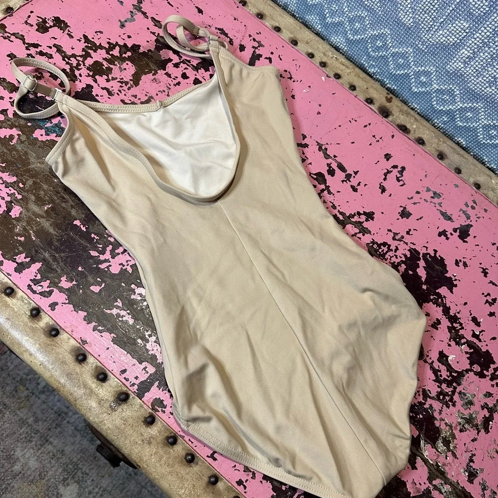 CAPEZIO Girls/Women/teen nude leotard sz XS